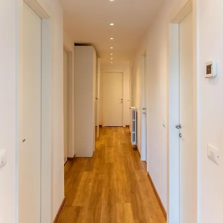 Apartment Comoda *